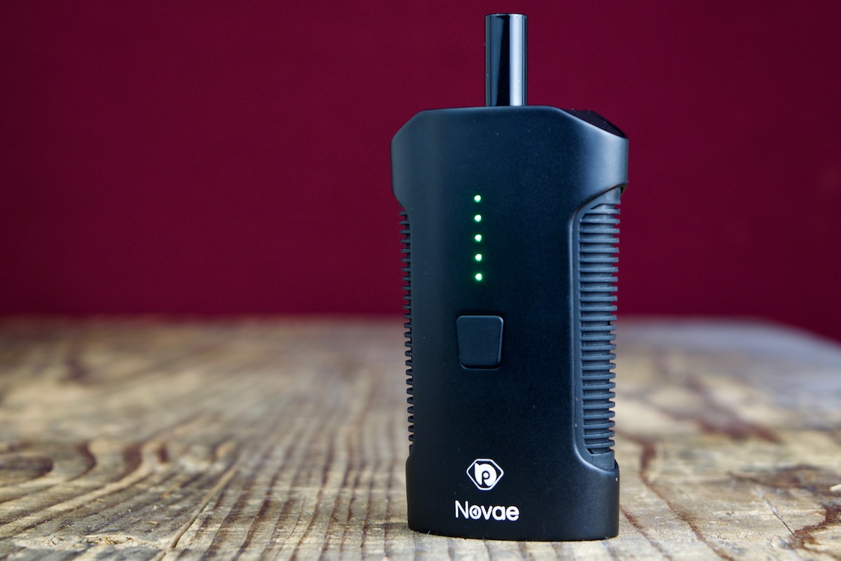 Top Bond Novae: lights indicate how much charge is left and the temperature