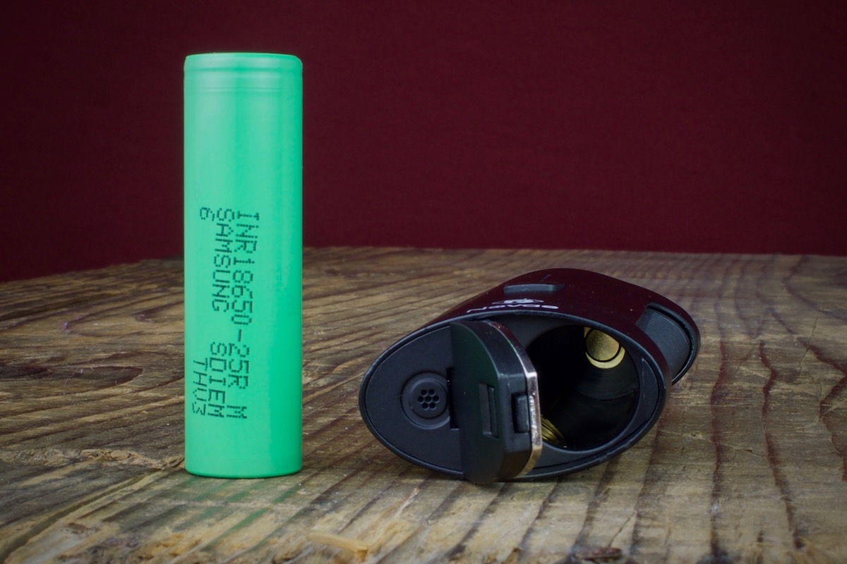 Top Bond Novae: a removable battery helps for extended use away from a charger