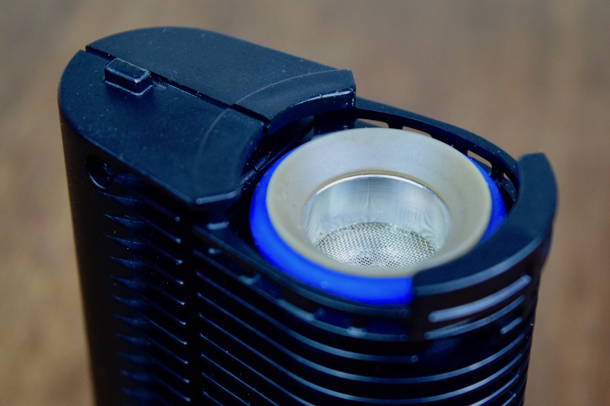 Crafty: twist the mouthpiece to reveal the heating chamber