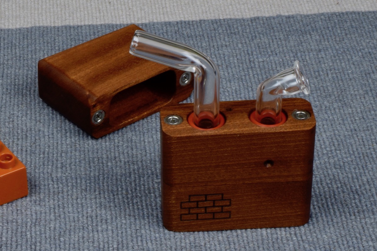 Sticky Brick Junior - remove the top to reveal the glass mouth piece