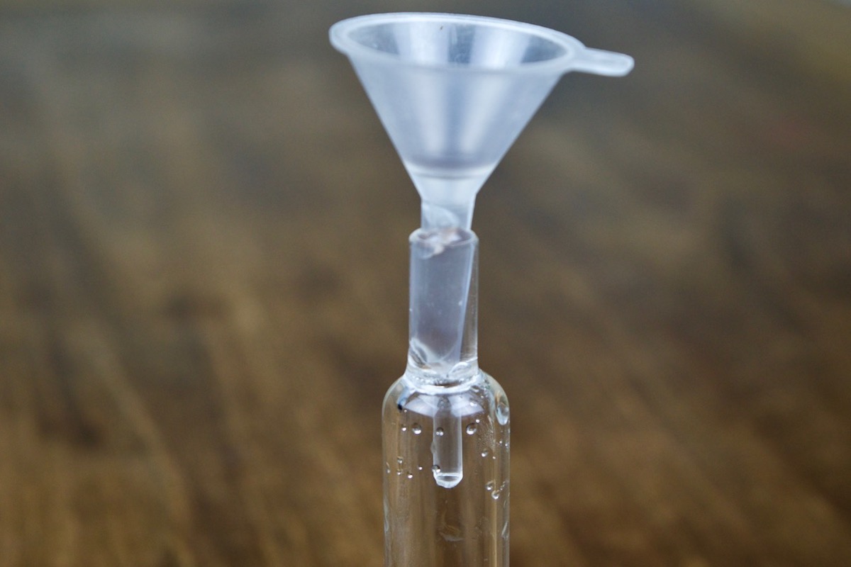 XMAX glass bubbler: I used a tiny funnel to load (not included)